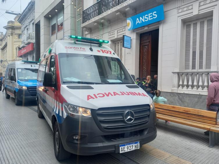 Falleció una mujer en la sede del ANSES de la peatonal