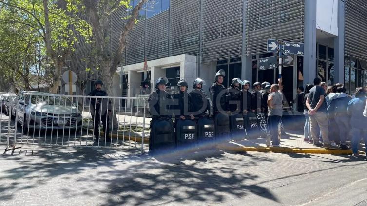 Condenaron a 10 hombres como coautores del abuso  sexual grupal de una adolescente cometido en Pilar