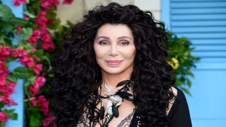 Cher acusada de contratar hombres para secuestrar a su hijo