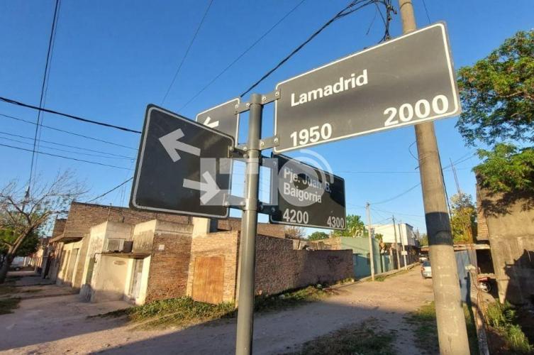 Un policía disparó en la cabeza a una mujer en barrio Alfonso
