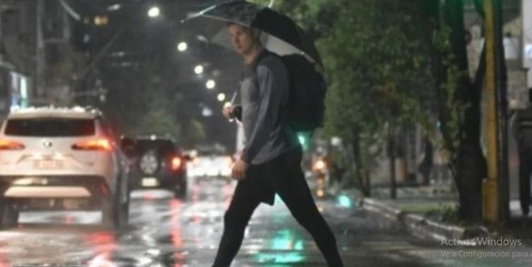 Rigen alertas meteorológicos por tormenta y por viento