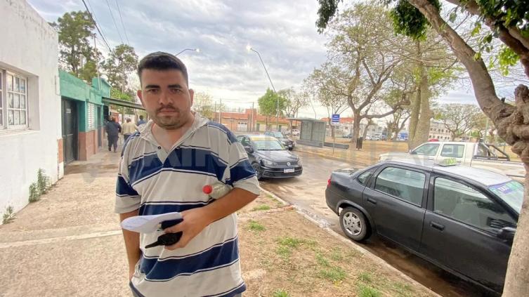 Otro taxista asaltado: lo amenazaron con una chuza en la cintura, le robaron y se llevaron las llaves del auto