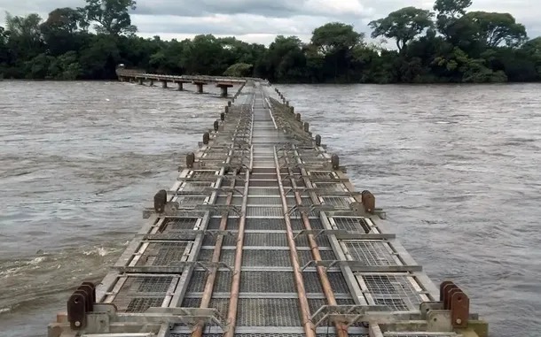 Cierran la Garganta del Diablo debido al enorme caudal del río Iguazú
