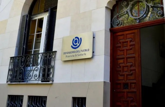 El Defensor del Pueblo se reúne con Iapos y la Asociación de Pediatras 
