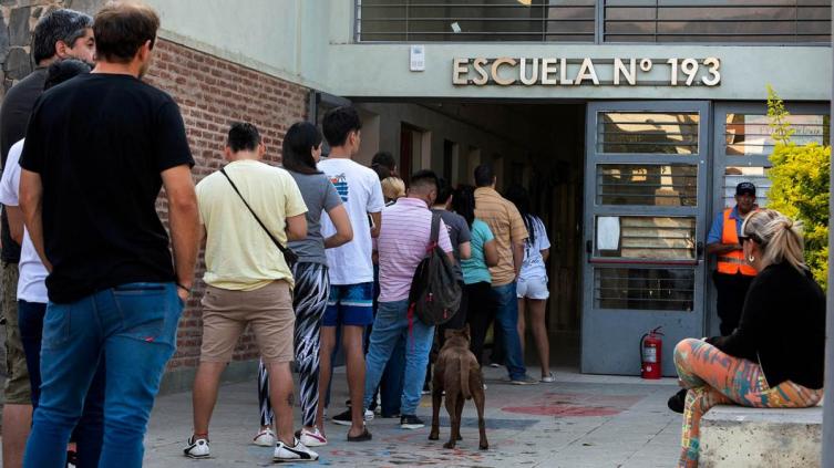 A dos horas del cierre de los comicios, ya votó el 59% del padrón electoral