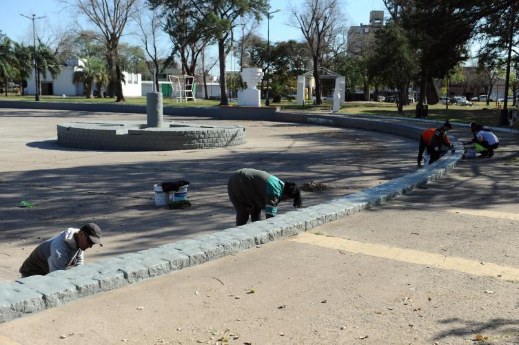 Temporada de verano: comenzaron las tareas en los parques del Sur y Garay