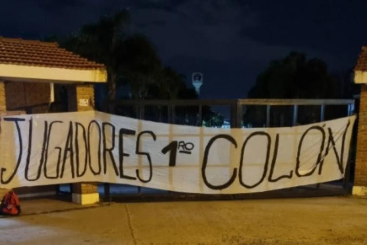 El ministerio de Seguridad pidió a la AFA cambiar el horario de Colón con Atlético Tucumán