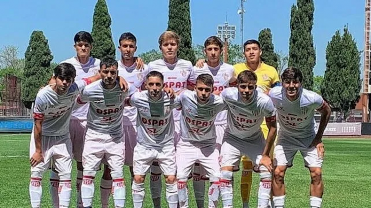 Unión sumó un punto en su visita a Lanús en Reserva