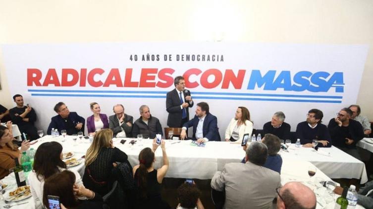 La UCR santafesina también se despegó de los radicales K que apoyaron a Massa