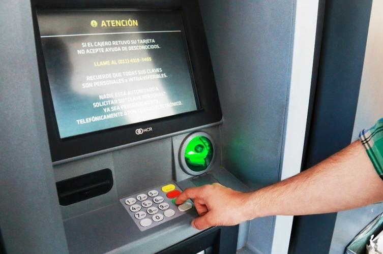 Día del bancario: este lunes no trabajarán los bancos