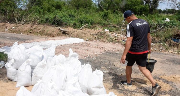 Crecida del Paraná: en Colastiné Sur comenzó la auto evacuación preventiva