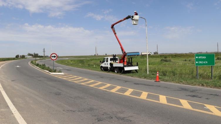 Vialidad colocó luminarias LED en el cruce de las rutas provinciales Nº15 Y Nº92