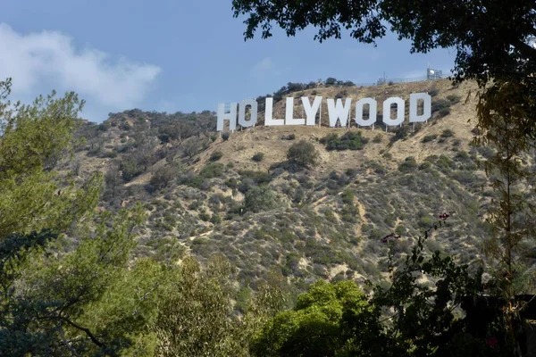 Tras la huelga, se reiniciaron producciones de cine y televisión en Hollywood