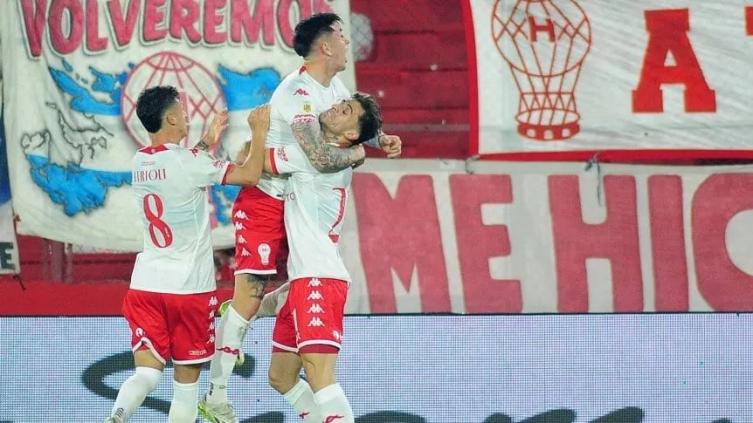 Huracán le ganó a Arsenal, aseguró la permanencia y sueña con clasificar en la Copa de la Liga