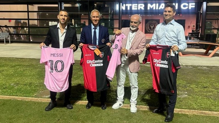 El vice de Newell's volvió tras firmar el acuerdo para el amistoso ante Inter Miami
