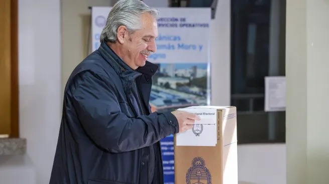 Fernández garantizó que desde el lunes trabajará con Milei para una 