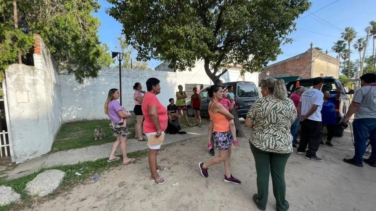 Vecinos de La Guardia exigen más seguridad frente a la subcomisaría donde escaparon los presos