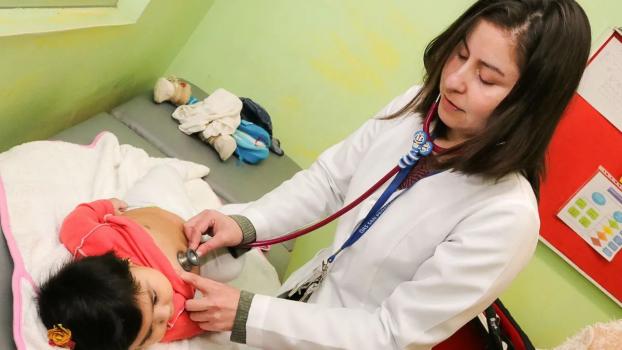 La Defensoría del Pueblo instó al Iapos a garantizar la atención pediátrica