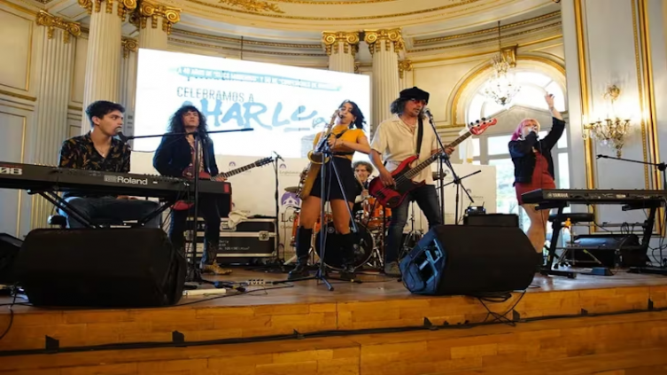 40 años de Clics Modernos y los 50 de Confesiones de invierno: Charly García fue homenajeado