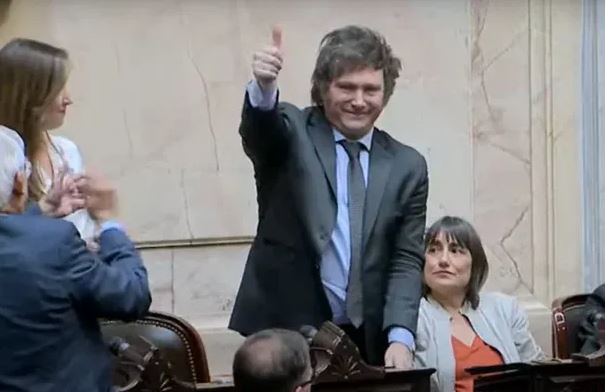 La fórmula presidencial Javier Milei y Victoria Villarruel fue proclamada por la Asamblea Legislativa