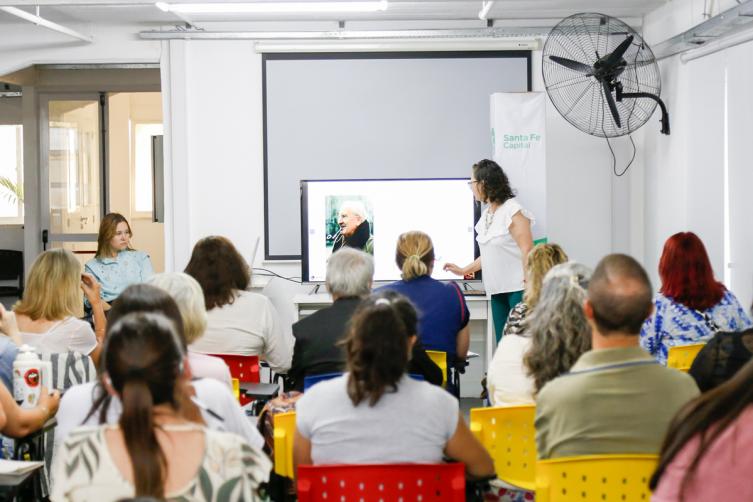 La Municipalidad organizó una charla motivacional para emprendedores