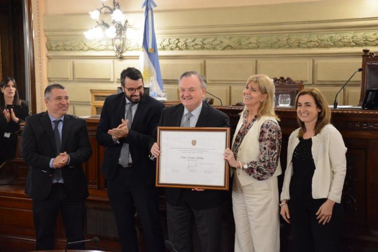 Felipe Michlig fue distinguido en el Senado por sus cuatro años de mandato