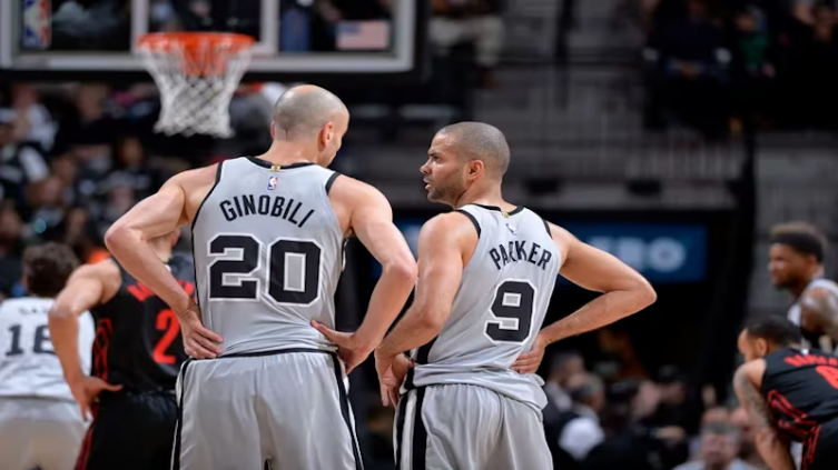 Tony Parker comparó a Ginóbili con Ronaldo Nazario