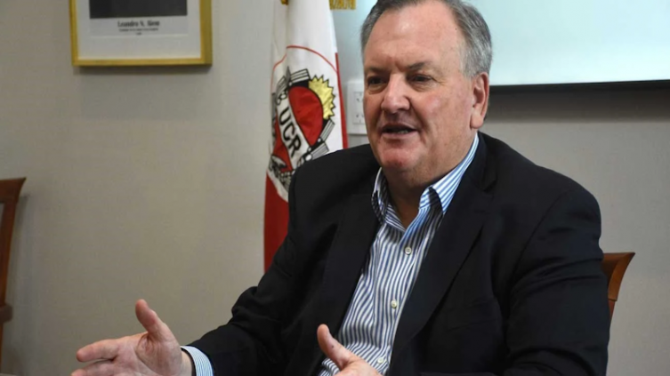 Felipe Michlig al frente del comité provincial de la UCR 