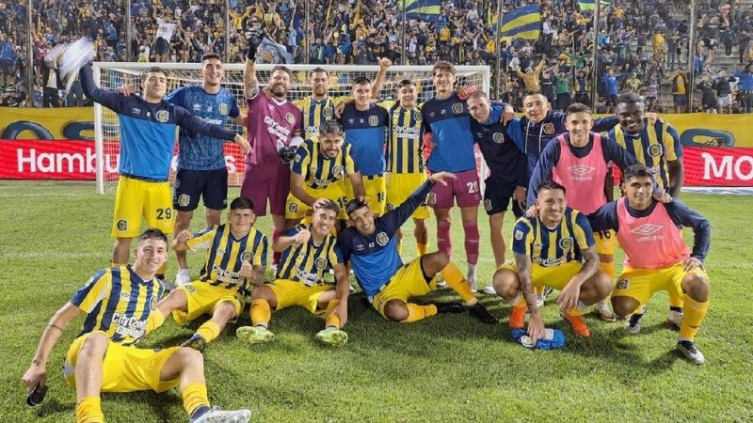 Copa de la Liga: Central sufrió, pero eliminó a Racing  y está en semifinales