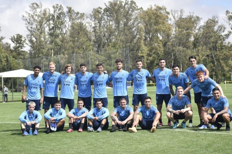 La Sub 23, con Farías y Esquivel, jugará dos partidos amistosos con Ecuador