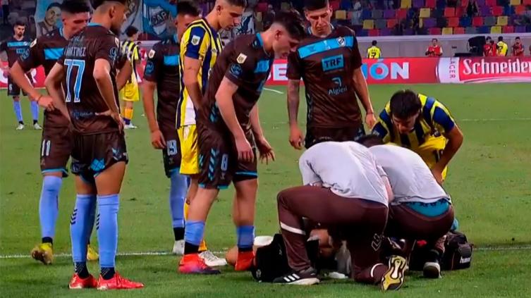 Mateo Pellegrino deberá ser operado tras el duro golpe que sufrió frente a Central