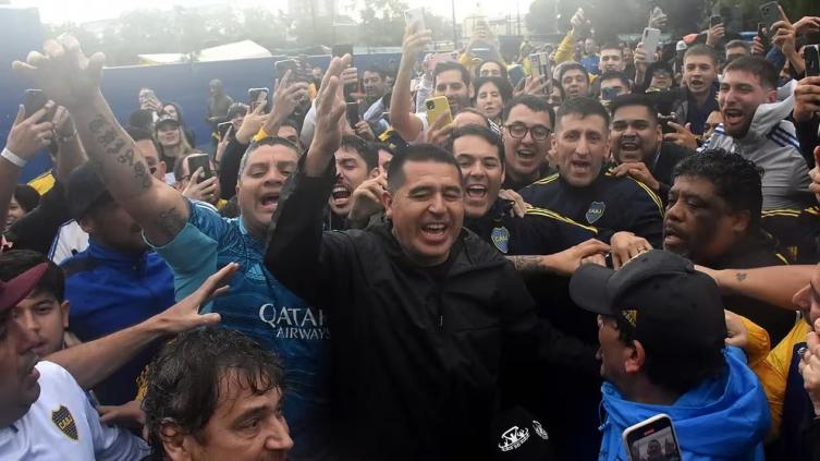 Juan Román Riquelme derrotó a la fórmula de Mauricio Macri y es el nuevo presidente de Boca Juniors