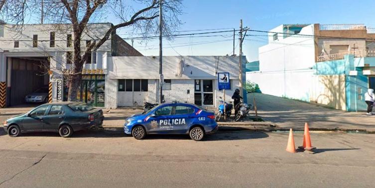 25 presos se fugaron de una comisaría de Rosario y hay un fuerte operativo cerrojo