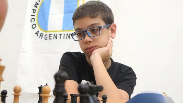 Ajedrez: El niño argentino Faustino Oro no decepcionó en su debut mundialista