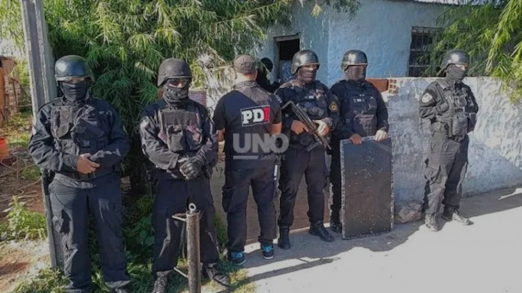 Efectuaron 29 allanamientos en los barrios Scarafía y Las Lomas 