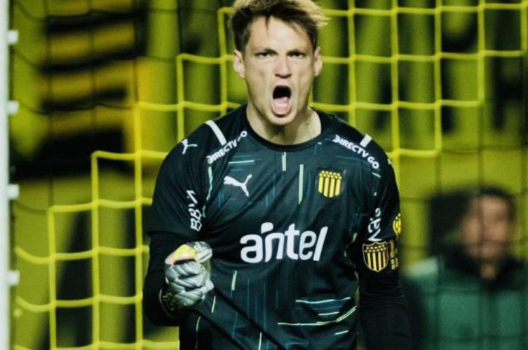 Unión cerró de palabra la llegada del aquero Thiago Cardozo