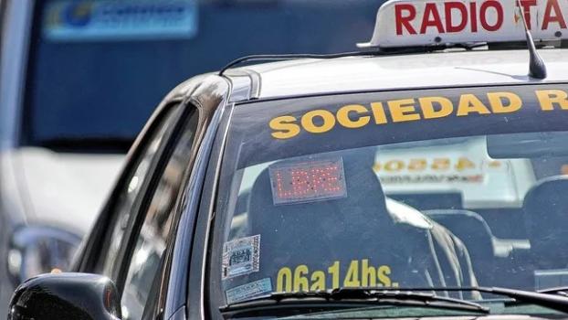 Otro taxista asaltado: lo amenazaron con un arma de fuego y le robaron la recaudación