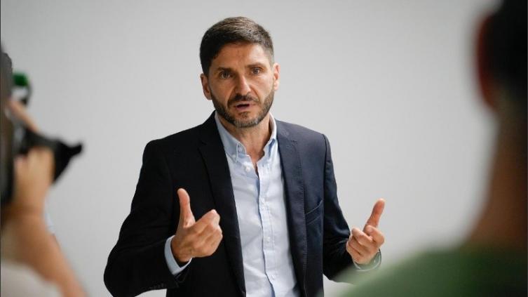 Otra vez amenazaron al gobernador Pullaro con un mensaje contra su familia