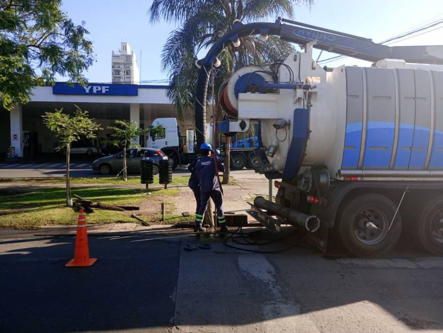 Provincia dispuso 4 camiones desobstructores de ASSA para limpiar desagües