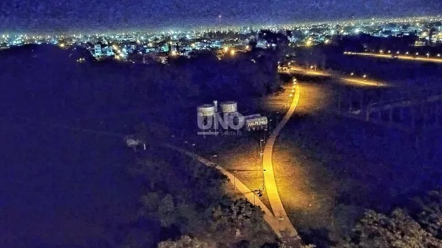 Denuncian negligencia en las obras de iluminación del Parque Federal y piden que repongan luminarias