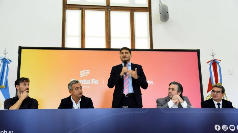 Rosario: Pullaro puso en marcha el programa para reducir la violencia en 8 barrios conflictivos