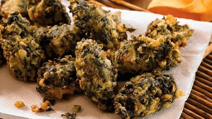 Clásico, rendidor y con pocos ingredientes: cómo preparar buñuelos de acelga