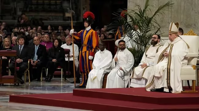 Con la presencia de Milei, el Papa Francisco proclamó a Mama Antula