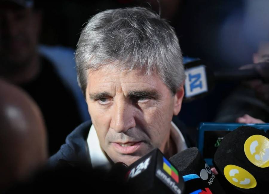 Caputo cruzó a Cristina Kirchner: 