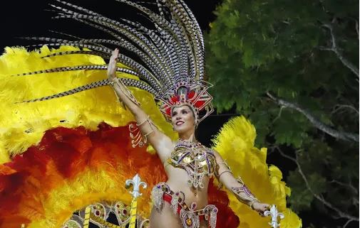 Paula Mitre: «En febrero, el corazón de Vera late al ritmo del carnaval”