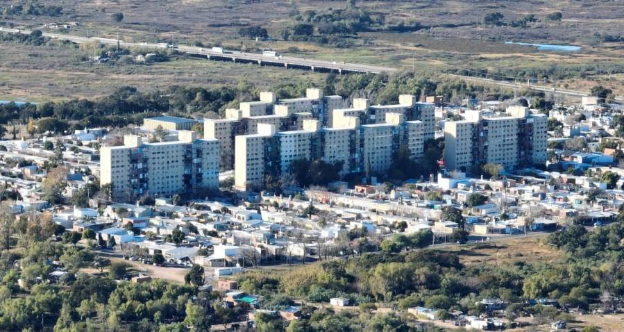 Barrio El Pozo: prometen más patrullajes y el traslado de los presos de la comisaría
