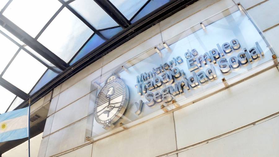No hubo acuerdo en el Consejo del Salario y el Gobierno definirá el aumento por decreto