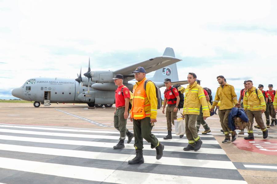 Tras haber controlado los incendios forestales, regresaron los brigadistas santafesinos desde Esquel