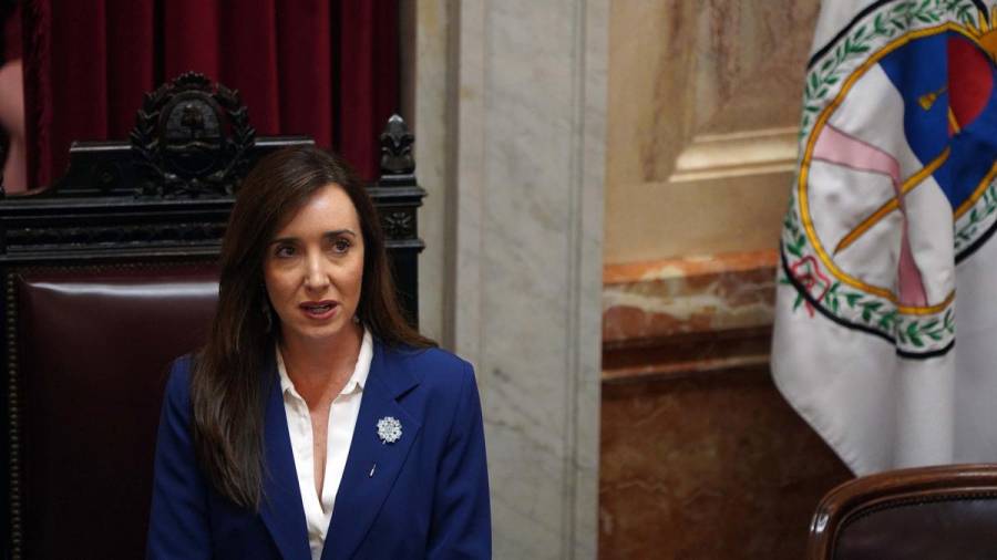 Villarruel retiró un busto de Néstor Kirchner de un salón del Congreso