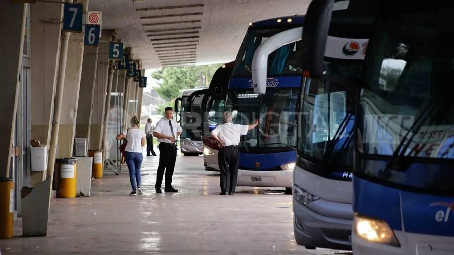 Colectivos interurbanos en Santa Fe: cómo quedan los precios tras el aumento del 150% 